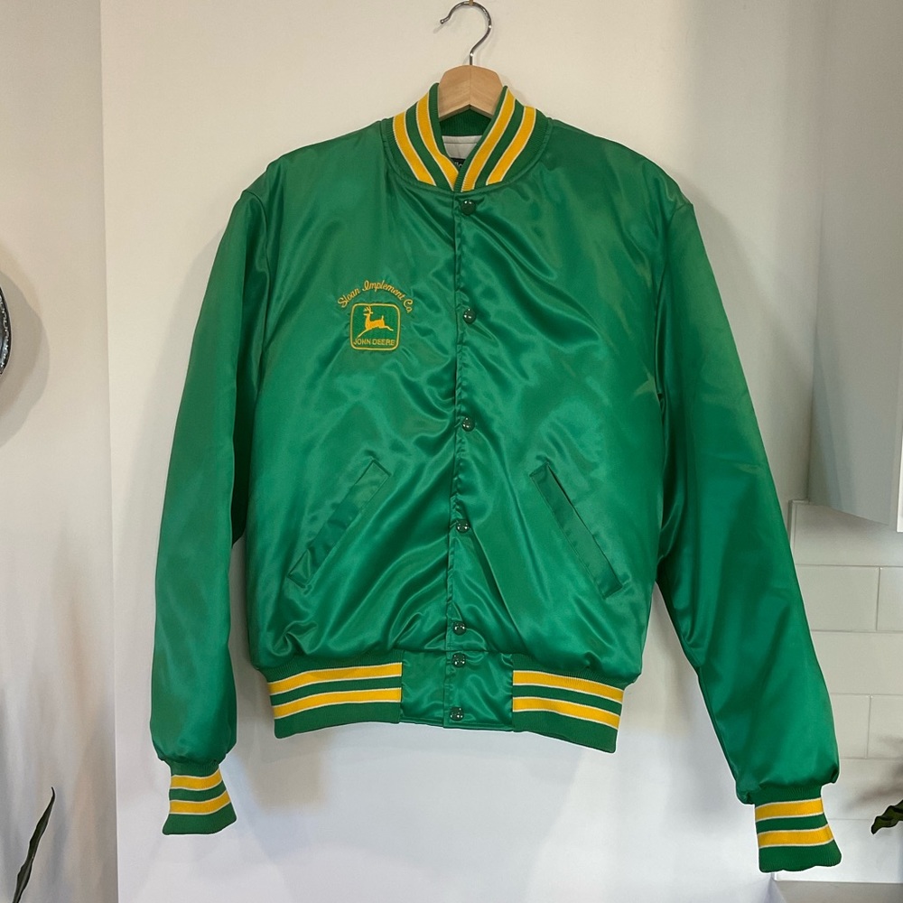 Holloway John Deere bomber jacket. Embroidered Sloan implement co. Men’s large